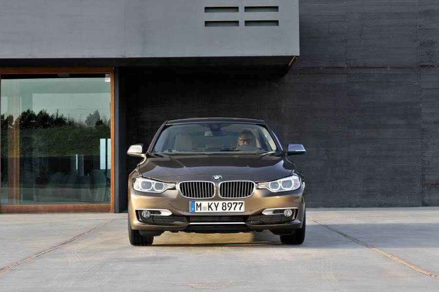  BMW 3-Series Modern Line 2011 года  (фото 15 из 15)